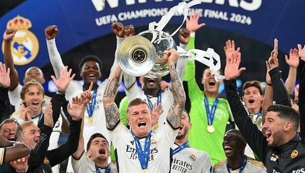 Toni Kroos kupayla veda etti