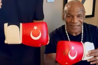 Dünyaca ünlü boksör Mike Tyson’dan Avusturya karşısında Türkiye’ye destek