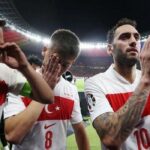 EURO 2024'e veda eden A Milli Takım'da futbolcularımız gözyaşlarını tutamadı! Hakan Çalhanoğlu ve Arda Güler...