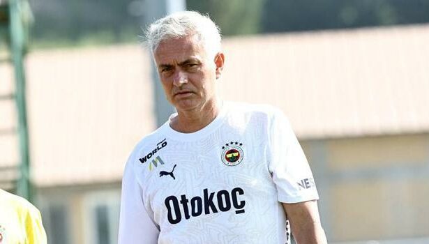 Fenerbahçe'de Jose Mourinho'dan transfer dönemi için flaş sözler! Rakiplerine gönderme....