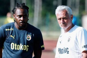 Fenerbahçe Teknik Direktörü Mourinho: Satmayacağız, gelişeceğiz