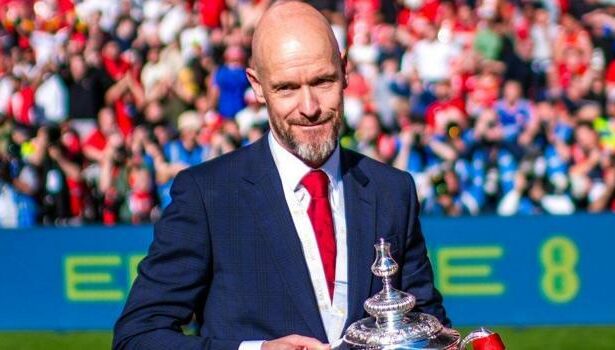 Manchester United, Erik ten Hag’ın sözleşmesini uzattı