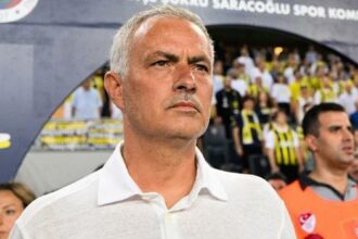 Fenerbahçe'de Mourinho'dan yerli futbolcu sözleri: Ben aynı zamanda Türk futbolu için de çalışıyorum