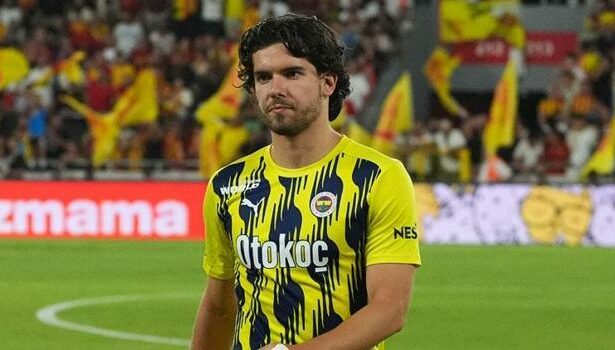 Ferdi Kadıoğlu, 35 milyon euroluk rekora ve Brighton'a imza atmaya gitti! Fenerbahçe'den transfer için resmi açıklama