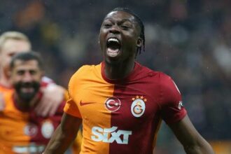 Galatasaray’da Derrick Köhn ya gidecek ya kulübede oturacak