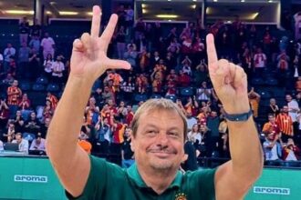 Ergin Ataman’ın 3-1 göndermesi büyük tartışma yarattı! Milli takım hocası böyle yapar mı