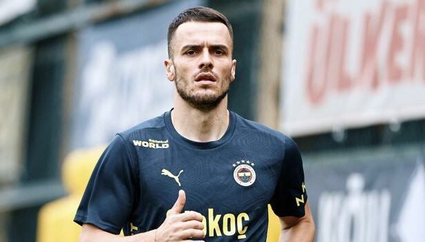 Filip Kostic, Fenerbahçe'de ilk antrenmanına çıktı