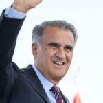 Trabzonspor'da Şenol Güneş'e imza töreni düzenlendi! "Beşiktaş'ın havasını ve formunu kırmak istiyoruz..."