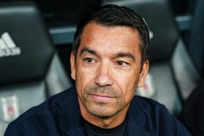 Van Bronckhorst: İnancımızla 3 puanı aldık