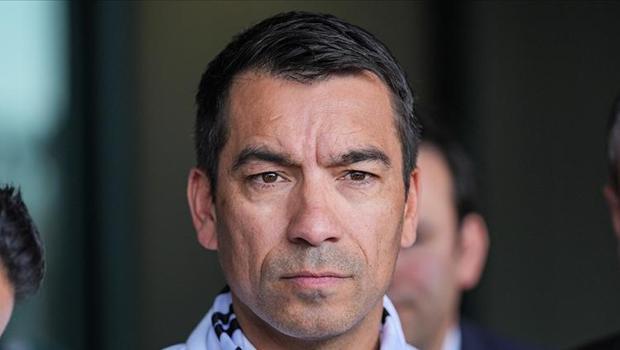 Van Bronckhorst: Mucize doktor değilim, Ajax’a gücümüzü göstereceğiz