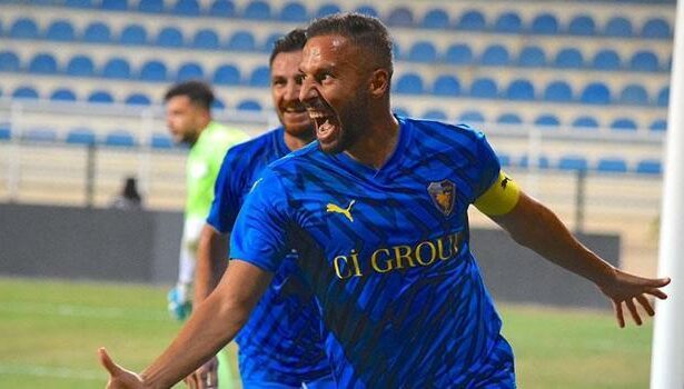 37 yaşındaki Yasin Öztekin, 2. Lig'de gol krallığına oynuyor