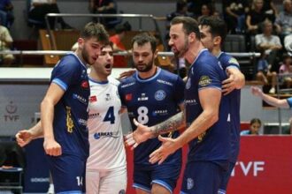 Arkas Spor, Efeler Ligi'nden çekilme kararı aldı