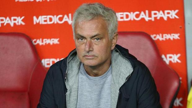 Fenerbahçe'de Jose Mourinho ilk 11'e neşteri vuruyor! Manchester United maçında...