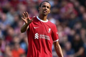 Joel Matip 33 yaşında futbolu bıraktı