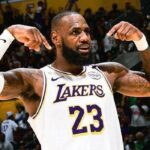 LeBron James'in 'triple-double'ı galibiyeti getirdi