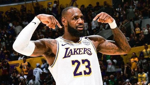 LeBron James'in 'triple-double'ı galibiyeti getirdi