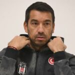 Beşiktaş'ta Bronckhorst için son sözü Hüseyin Yücel söyleyecek