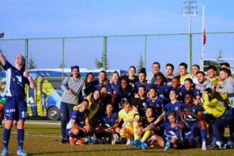 Fenerbahçe'nin gururu kadın futbolcular!