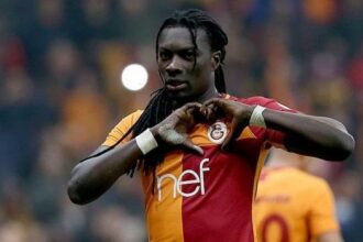 Galatasaray'ın eski yıldızı Bafetimbi Gomis futbola veda etti