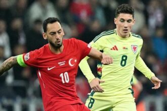 Hakan Çalhanoğlu ve Eren Elmalı sakatlanarak oyundan çıktı