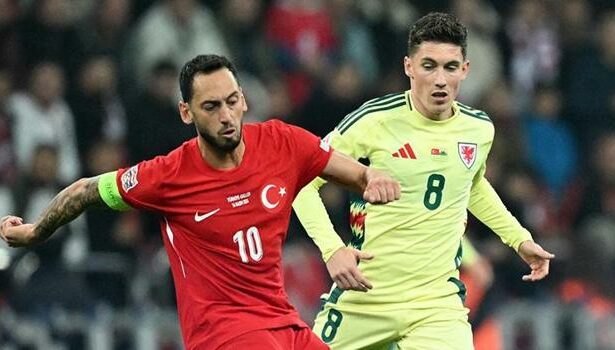 Hakan Çalhanoğlu ve Eren Elmalı sakatlanarak oyundan çıktı