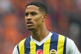 Oosterwolde: Planım sezon sonu Fenerbahçe’den ayrılmaktı