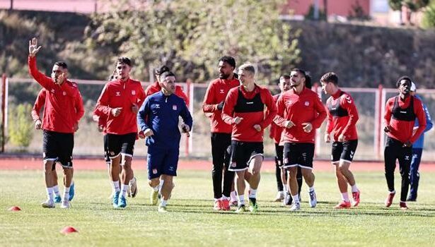 Sivasspor, Fenerbahçe maçı mesaisine başladı!