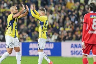Sivasspor'un serisini Fenerbahçe bitirdi