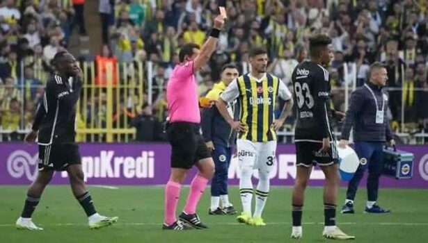 Beşiktaş-Fenerbahçe derbileri bol kartlı geçiyor!