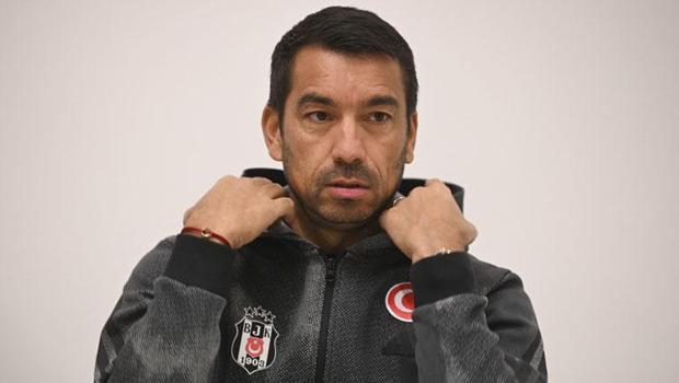 Giovanni van Bronckhorst 5 ayda 3 milyon euroyu alıp gitti