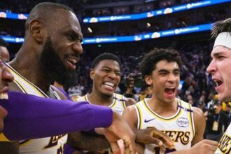 Los Angeles Lakers, Warriors'u son saniyede devirdi