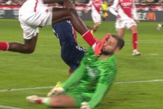 Monaco - PSG maçında korkunç pozisyon! Donnarumma'nın yüzü darmadağın oldu