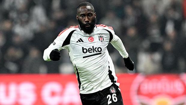 Beşiktaş'ta ayrılık kesinleşti! Menajeri transferi bitirmek için Atina'ya gitti