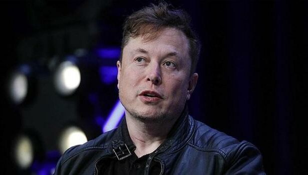 Elon Musk, Premier Lig'in dev takımını satın alıyor! Babası duyurdu...