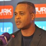 Patrick Kluivert'ten şaşırtan imza