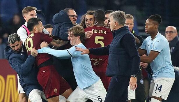 Roma olaylı derbide Lazio'yu devirdi