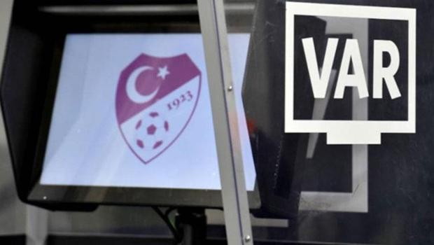 Süper Lig'de günün tüm maçlarına yabancı VAR hakemi atandı