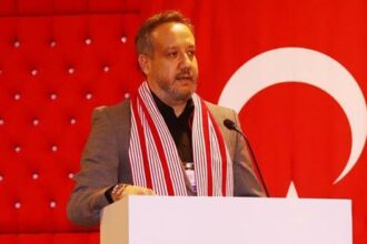 Antalyaspor'dan yabancı hakem açıklaması: 'Maçlarımızı kendi evlatlarımız yönetmeli'