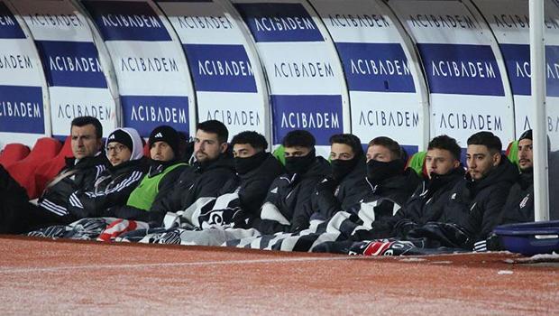 Beşiktaş'ın kulübesinde yabancı kalmadı!