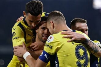 Fenerbahçe çok tecrübeli kadro kurdu, paniğe teslim olmuyor | Suudiler bile gençlere yöneldi biz hala yaşlı yıldız alıyoruz