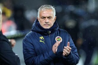 Jose Mourinho, hakaretten sevk edildi!