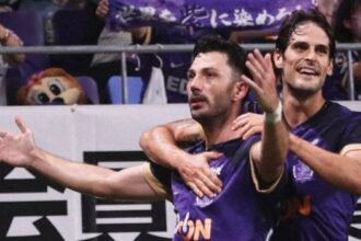 Tolgay Arslan, Japonya'yı sallıyor!