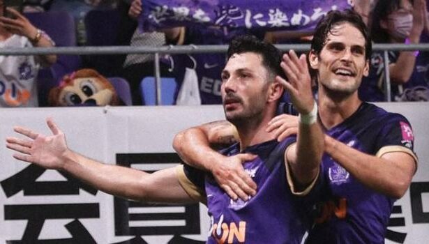 Tolgay Arslan, Japonya'yı sallıyor!