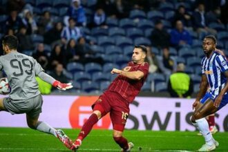 Zeki Çelik'in gol attığı gecede Roma ile Porto berabere kaldı!