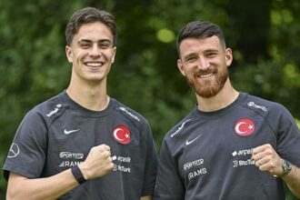 Almanya’da, Türk kökenli futbolcuların milli takım tercihleri tartışılıyor