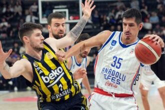 Anadolu Efes ve Fenerbahçe Beko aynı gün sahada!
