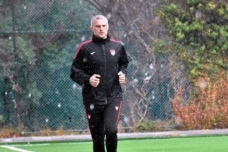 Süper Lig'in profesör hakemi, öğrencilerini spora yönlendiriyor
