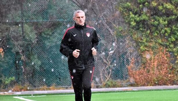 Süper Lig'in profesör hakemi, öğrencilerini spora yönlendiriyor