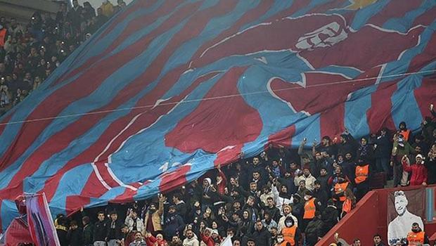 Trabzonspor tribünlerinden TFF ve Şenol Güneş'e tepki!