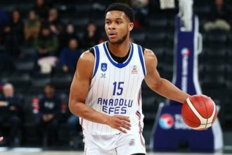 Anadolu Efes, EuroLeague'de yarın Zalgiris'i konuk edecek